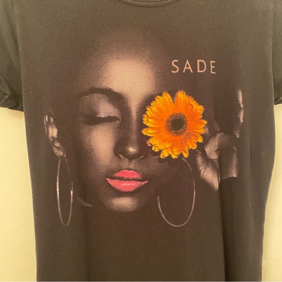 SADE - Picture 3 of 5